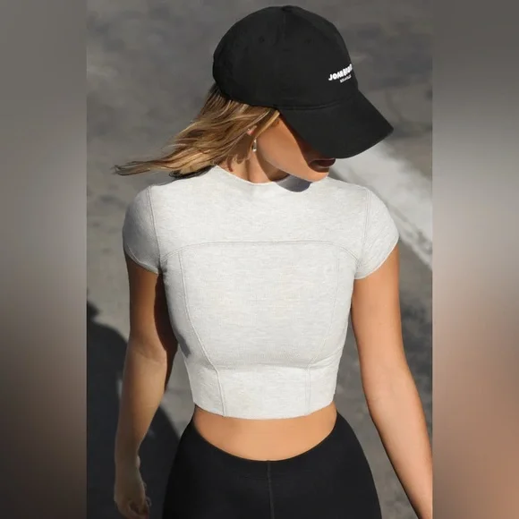 JOAH BROWN
Contrast Stitch Crop Tee in Pearl Grey Rib
Size M/L - Picture 3 of 6